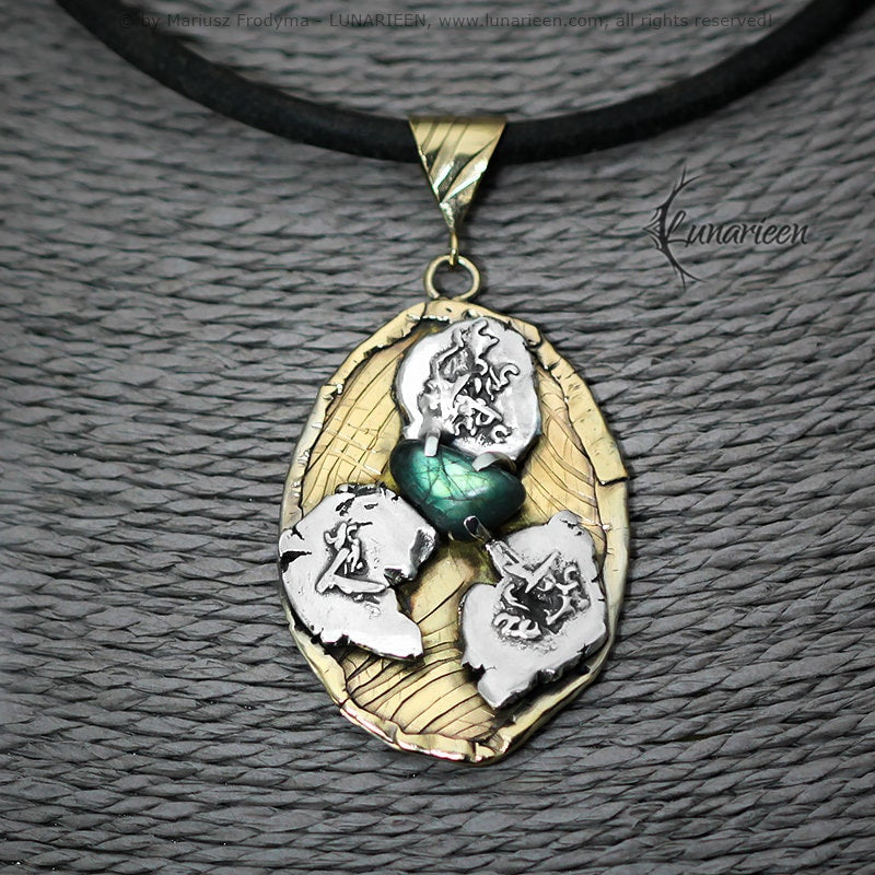 Mix Metal Brutalist Style Oval Pendant Necklace Sterling Silver 18Ct Gold and Silver Plated Brass Green Labradorite