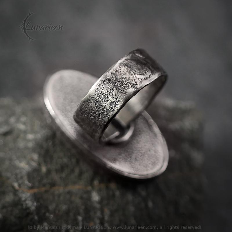 Handcrafted Rustic Sterling Silver Classic Antique Vintage Brutalist Style Natural Bloodstone Hammered Gothic Statement Unique Ring