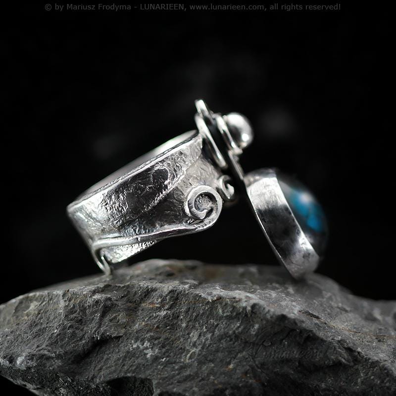 Handcrafted Sterling Silver Ring with Labradorite Artisan Textured Modern Jewelry Gothic Witchy Hammered Trendy Unique Statement Ring