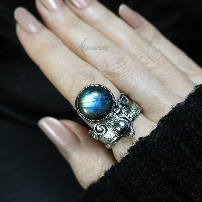 Handcrafted Sterling Silver Ring with Labradorite Artisan Textured Modern Jewelry Gothic Witchy Hammered Trendy Unique Statement Ring